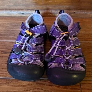 Keen 10c purple waterproof sandals hook/loop closure little girls